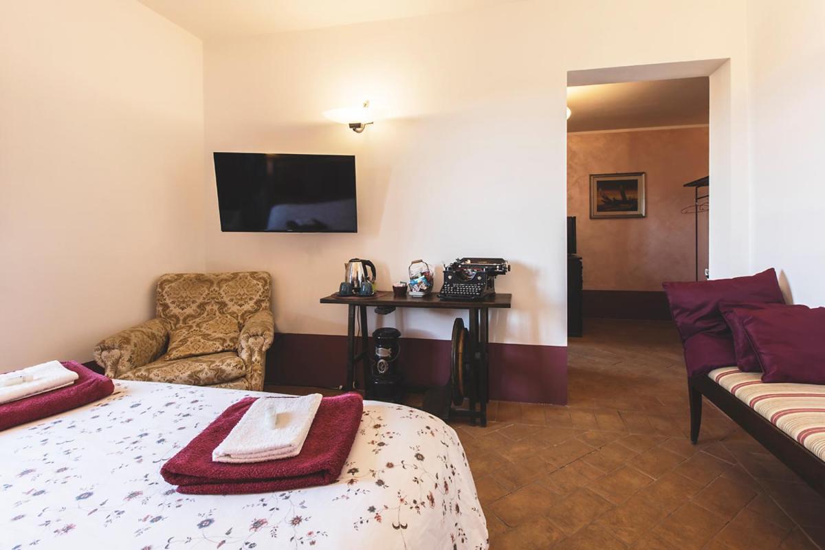 Hotel Casale Le Civette Montepulciano Stazione Exterior foto